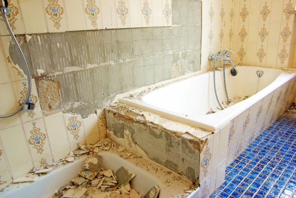 Bathtub Demolition in Kenner